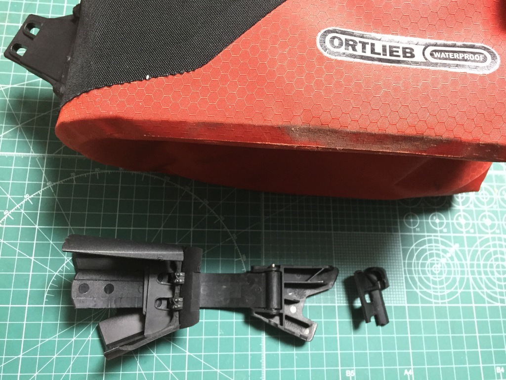 ORTLIEB シートポストバッグ(M) の破損
